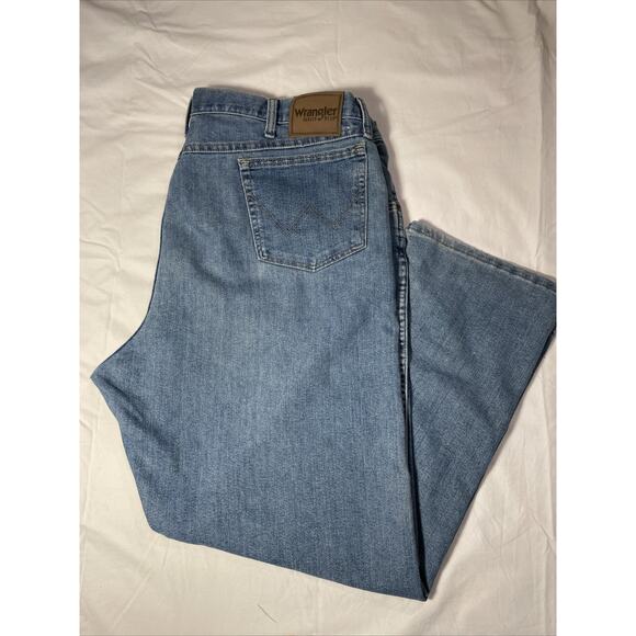 Vintage Y2K Wrangler Jeans Rugged Wear Blue Denim Relaxed Mens 44x28 - Picture 1 of 11